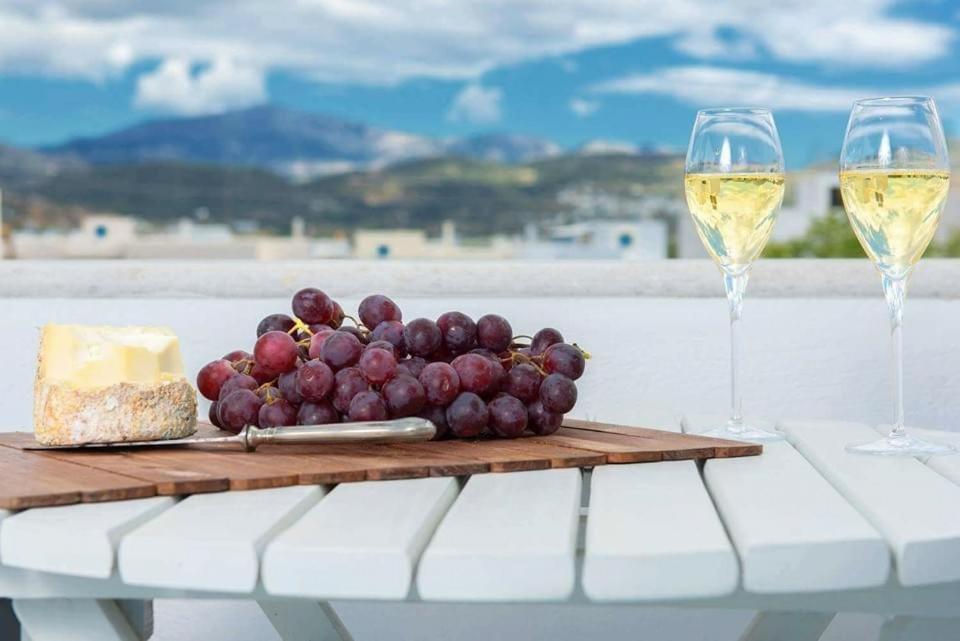 Fragias Studios & Apartments Naxos City Екстер'єр фото
